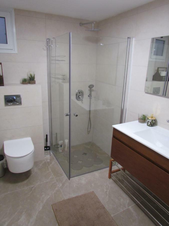 Eleni Apartment Eilat Bagian luar foto