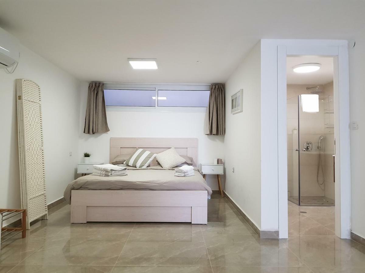 Eleni Apartment Eilat Bagian luar foto